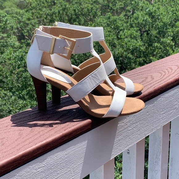 Adrienne Vittadini White Leather Sandals Heels‎ - Picture 7 of 10